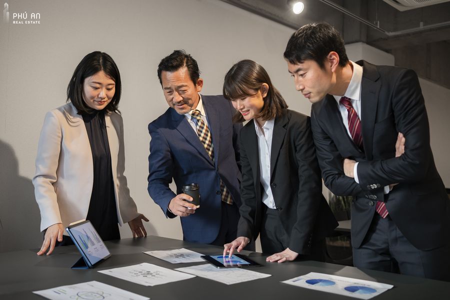 Thách thức về văn hóa: Sự khác biệt về văn hóa doanh nghiệp và giữ chân nhân tài